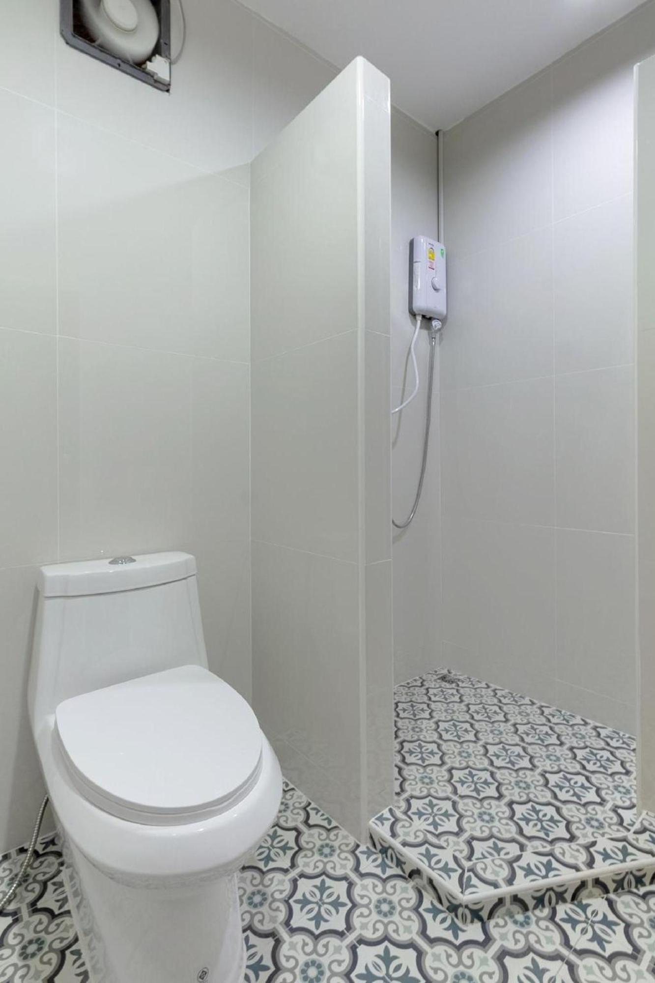 Oyo 994 クディ ホステル【スタッフワクチン接種済み】 バンコク都 エクステリア 写真